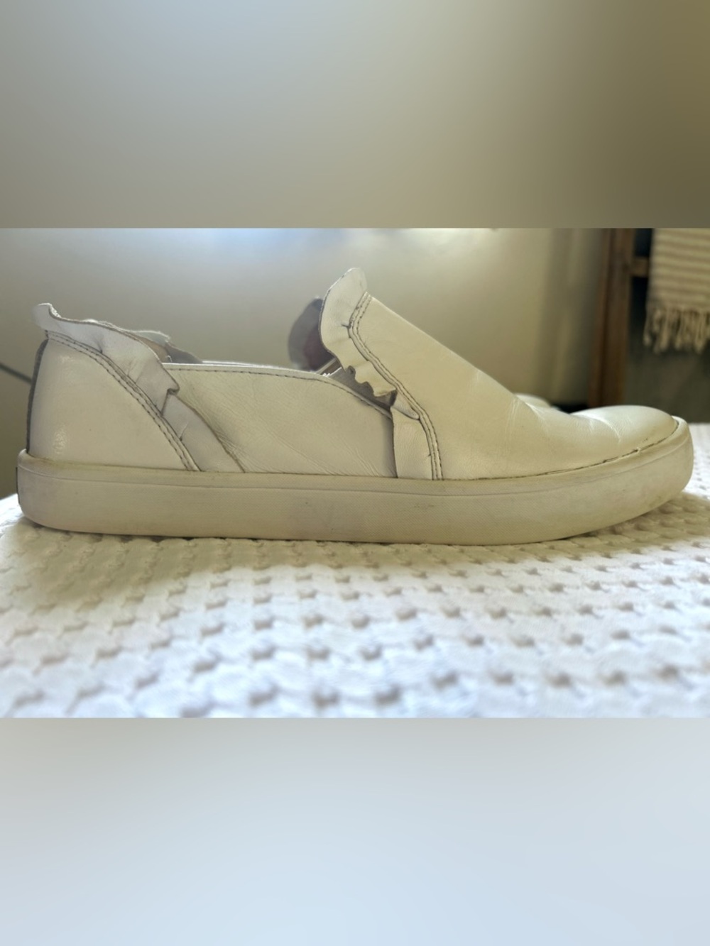 Kate Spade Cream Leather Ruffles Slip-On Flats
